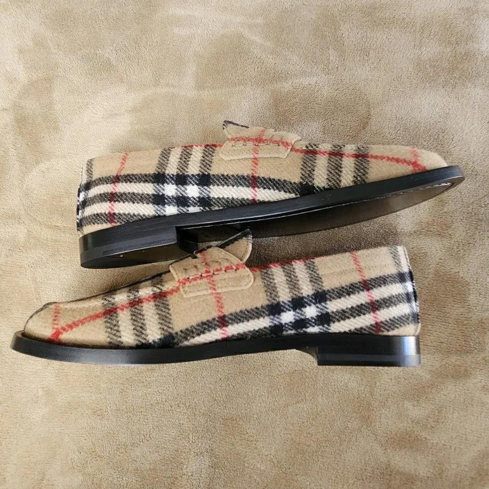 Burberry NWT Hackney Check Penny Loafers, Authentic